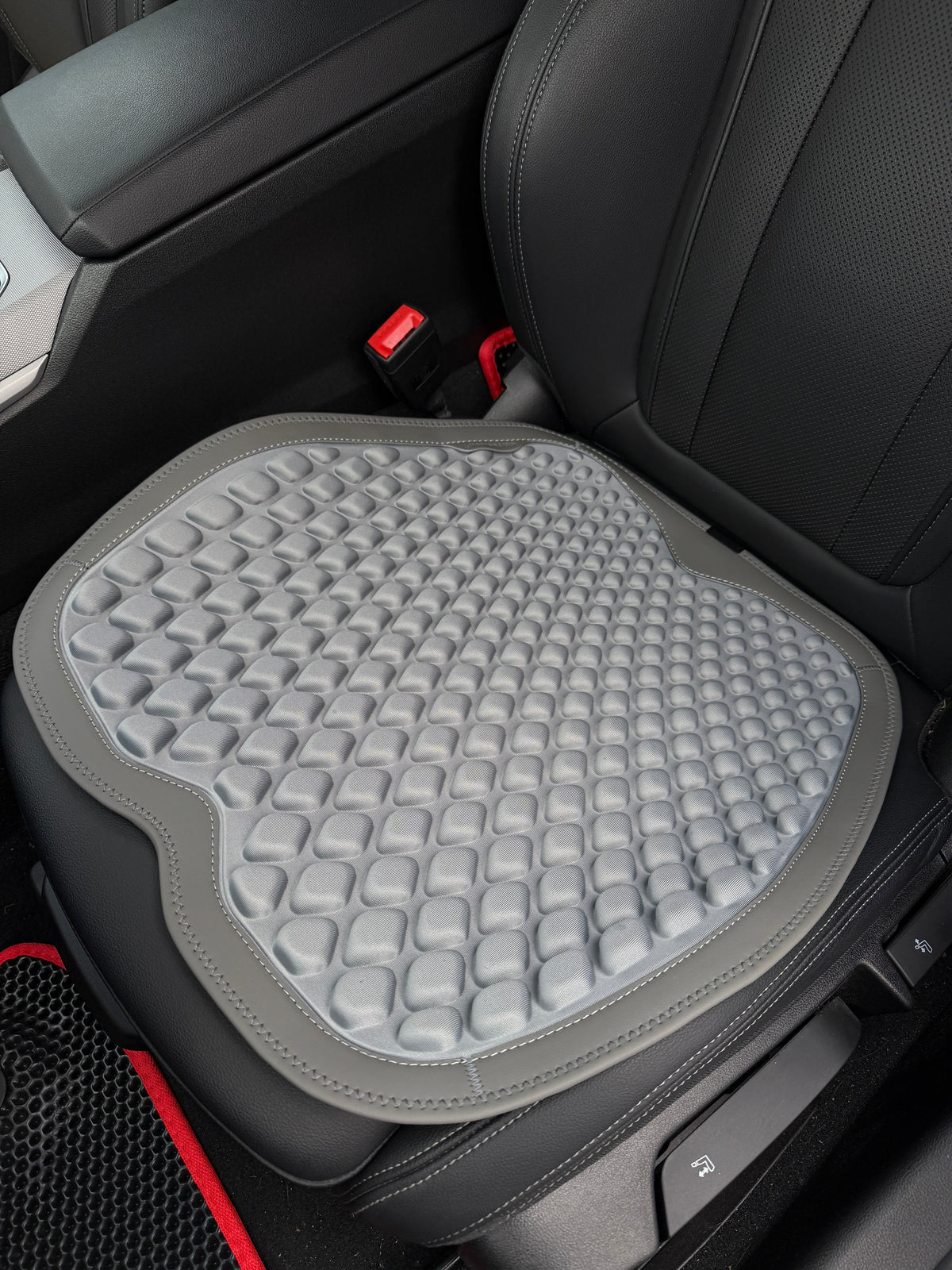 Universal Car Seat Cushion - image 8